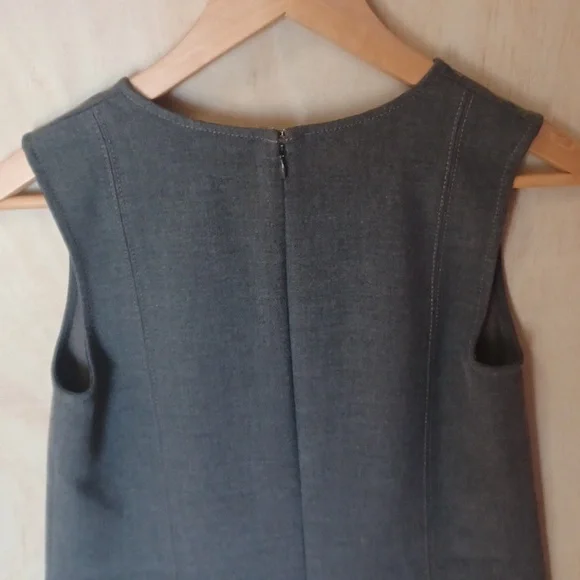 Ann Taylor Gray Shift Dress With Faux Leather Patch Pockets, Sleeveless, V-Neck - Picture 9 of 13